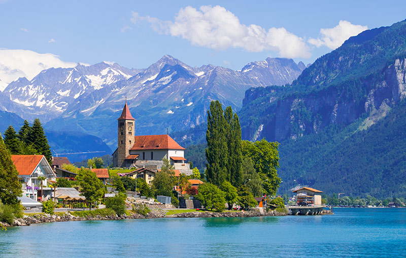 Noleggio Auto in Svizzera: Guida Completa per Italiani | QEEQ